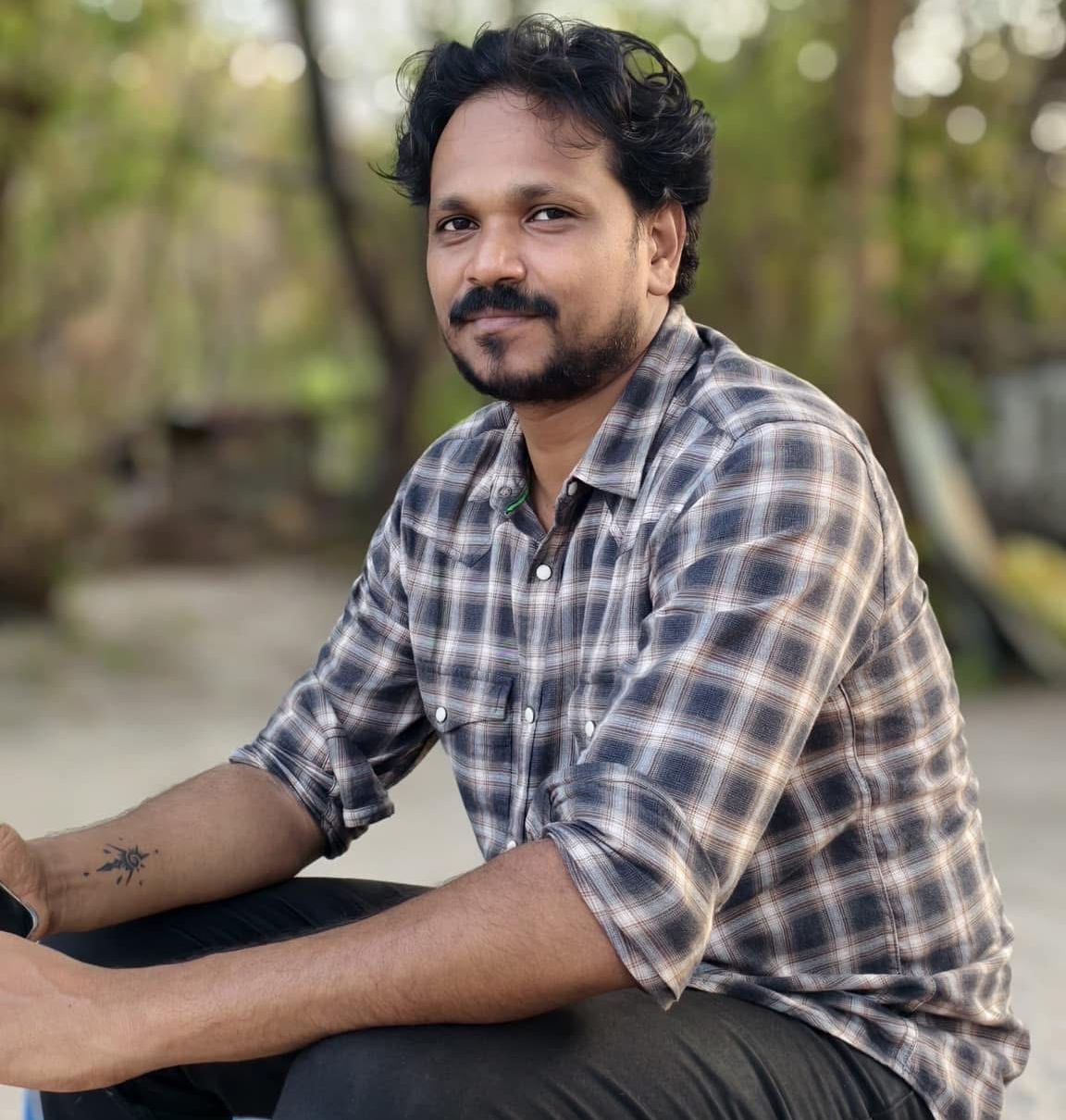 Buy Books Written By Vinil Paul – Books Online in India – DC Books Store